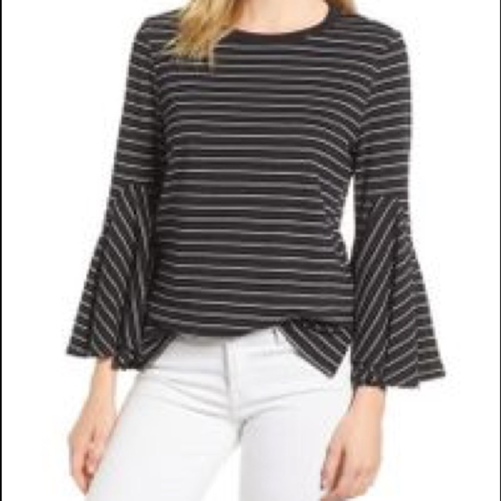 Everleigh Top Ruffle sleeve B/W XL